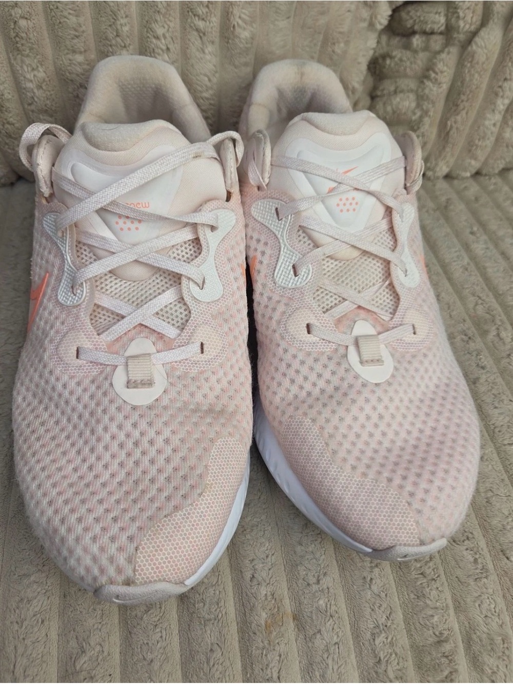 Nike Renew Run Women's Running Shoes Mesh Pink Orange Athletic Sneakers Size 11 - Picture 3 of 9